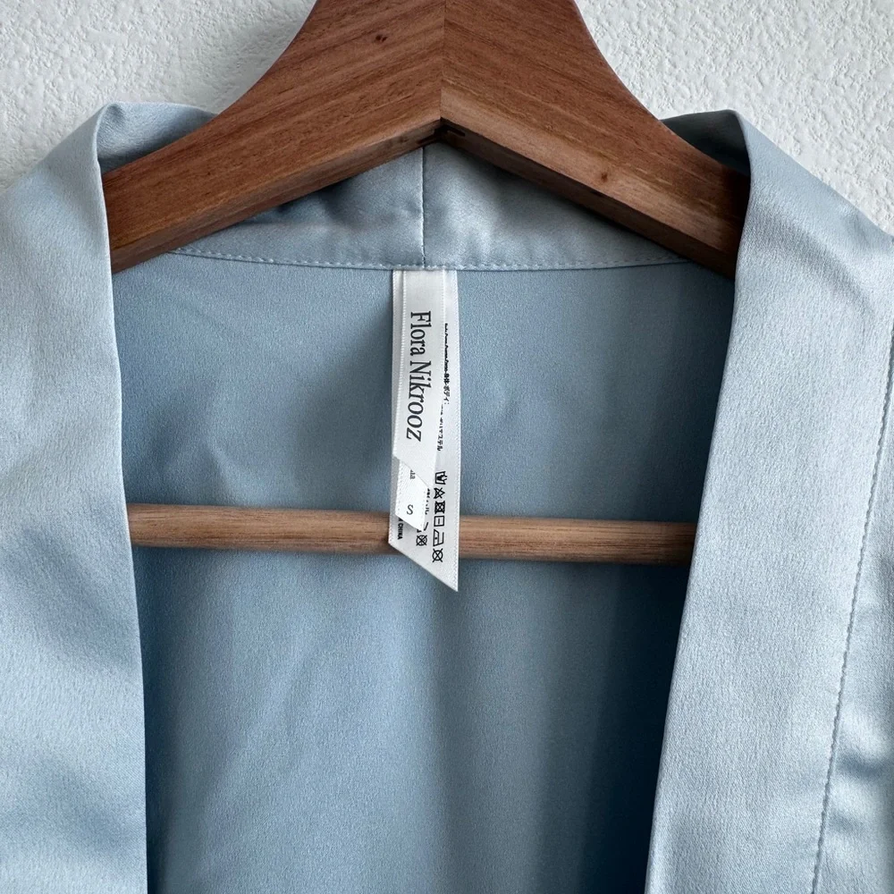 BNWT Flora Nikrooz Rosa Charmeuse Kimono Robe - Picture 7 of 8